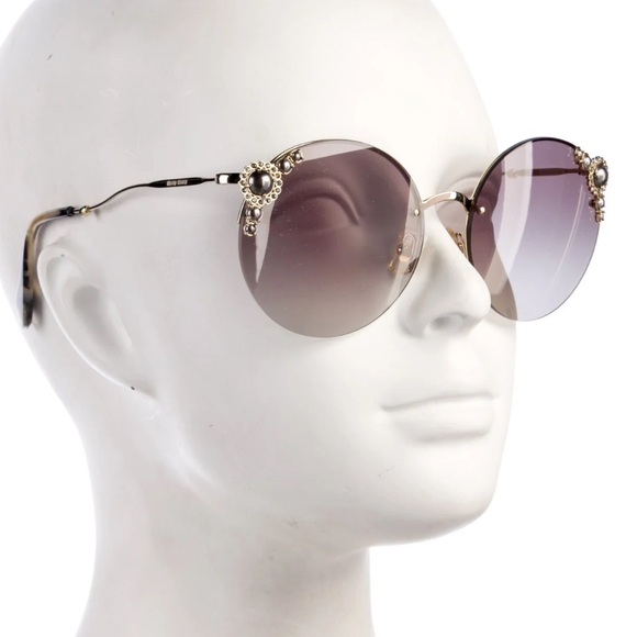 Miu Miu Accessories - Elegant Miu Miu's Manière Sunglasses with pearl
Embellishments